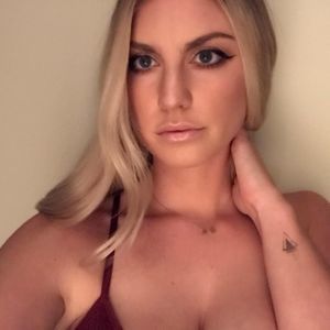 Meet your Posher, Nina